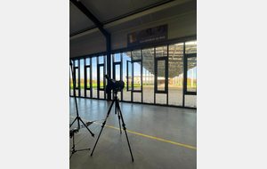 Nos archers peuvent s'entraîner toute l'année sur les distances extérieures, grâce à notre pas de tir intérieur.